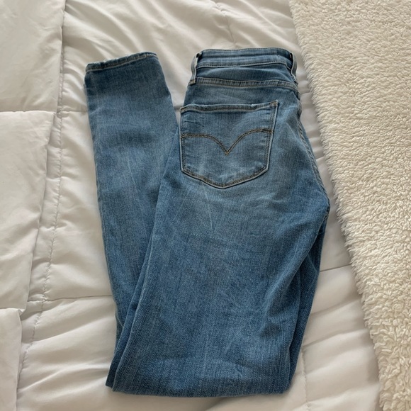 Levi’s 721 Skinny Jeans - Picture 5 of 5